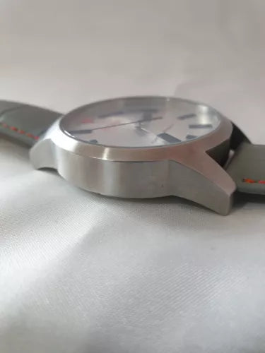 *RARE* 44MM MENS SILVER DIAL HUGO BOSS ORANGE TOKYO WRIST WATCH HB.268.1.14.2788