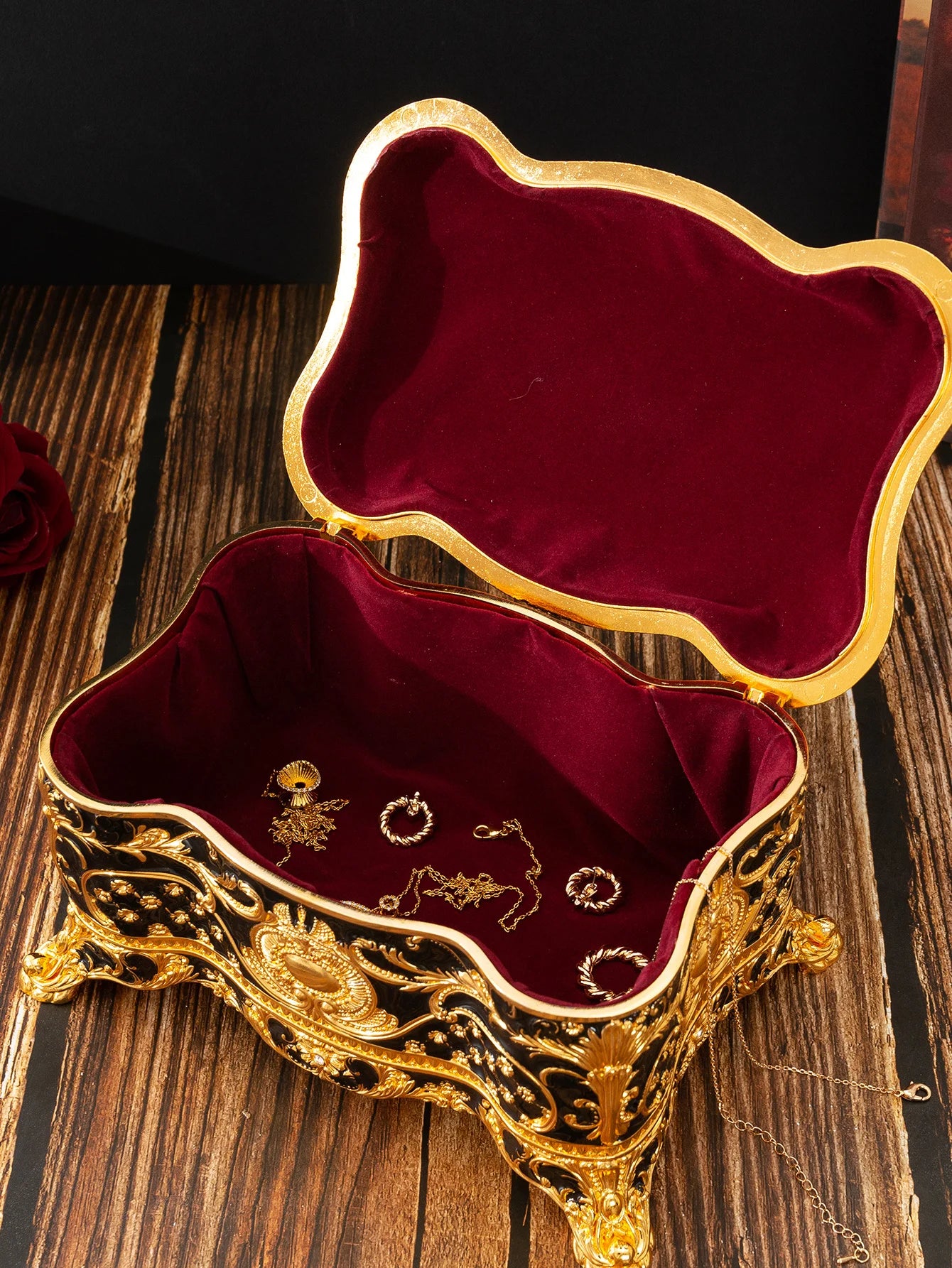 Black and Gold Luxury High-End European Pattern Hand-Painted Diamond handle Jewellery Storage Box